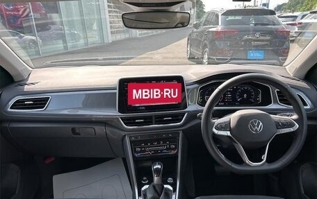 Volkswagen T-Roc I, 2022 год, 1 300 000 рублей, 7 фотография