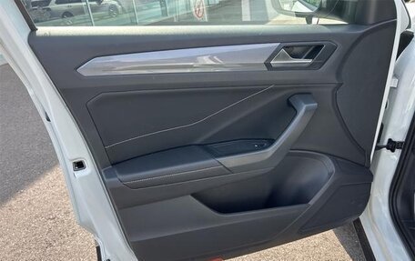 Volkswagen T-Roc I, 2022 год, 1 300 000 рублей, 22 фотография