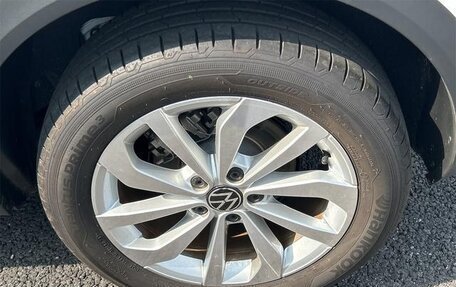 Volkswagen T-Roc I, 2022 год, 1 300 000 рублей, 29 фотография