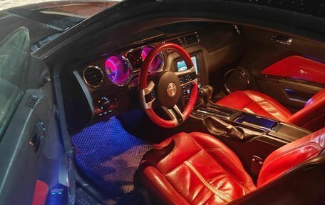 Ford Mustang VI рестайлинг, 2009 год, 3 050 000 рублей, 5 фотография