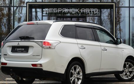 Mitsubishi Outlander III рестайлинг 3, 2014 год, 1 645 000 рублей, 3 фотография