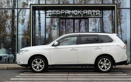 Mitsubishi Outlander III рестайлинг 3, 2014 год, 1 645 000 рублей, 2 фотография