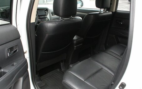 Mitsubishi Outlander III рестайлинг 3, 2014 год, 1 645 000 рублей, 19 фотография