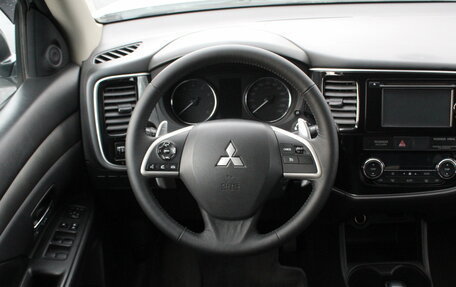 Mitsubishi Outlander III рестайлинг 3, 2014 год, 1 645 000 рублей, 24 фотография