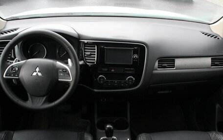 Mitsubishi Outlander III рестайлинг 3, 2014 год, 1 645 000 рублей, 25 фотография