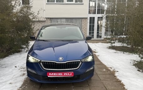 Skoda Rapid II, 2021 год, 2 100 000 рублей, 1 фотография