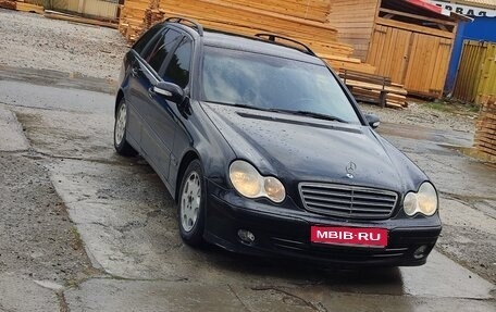 Mercedes-Benz C-Класс, 2004 год, 470 000 рублей, 1 фотография