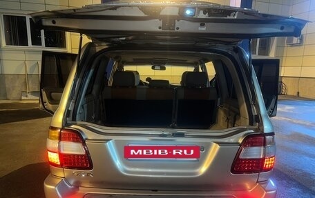 Toyota Land Cruiser 100 рестайлинг 2, 2003 год, 1 380 000 рублей, 8 фотография