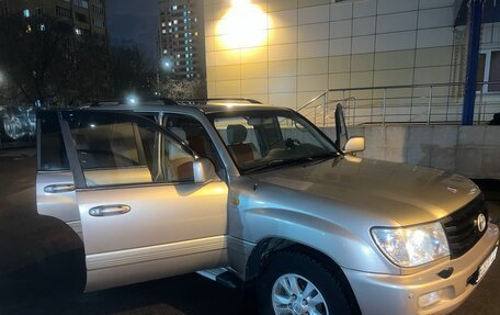 Toyota Land Cruiser 100 рестайлинг 2, 2003 год, 1 380 000 рублей, 11 фотография