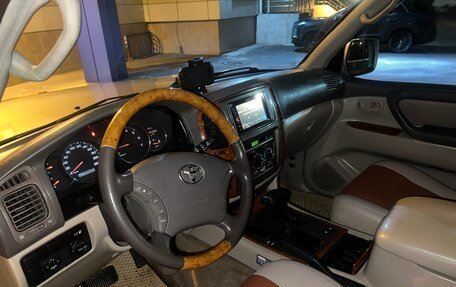 Toyota Land Cruiser 100 рестайлинг 2, 2003 год, 1 380 000 рублей, 21 фотография