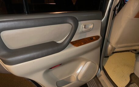 Toyota Land Cruiser 100 рестайлинг 2, 2003 год, 1 380 000 рублей, 19 фотография