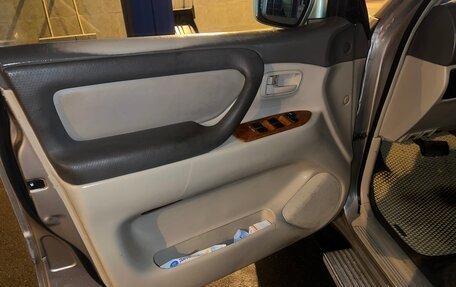 Toyota Land Cruiser 100 рестайлинг 2, 2003 год, 1 380 000 рублей, 23 фотография