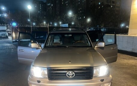 Toyota Land Cruiser 100 рестайлинг 2, 2003 год, 1 380 000 рублей, 12 фотография