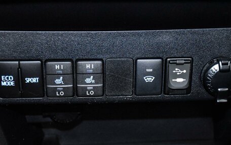 Toyota RAV4, 2018 год, 2 799 000 рублей, 17 фотография