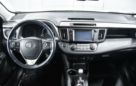 Toyota RAV4, 2018 год, 2 799 000 рублей, 12 фотография