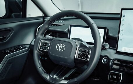 Toyota RAV4, 2025 год, 5 400 000 рублей, 37 фотография