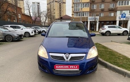 Opel Zafira B, 2008 год, 620 000 рублей, 2 фотография