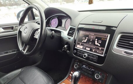 Volkswagen Touareg III, 2011 год, 1 950 000 рублей, 11 фотография