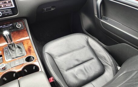 Volkswagen Touareg III, 2011 год, 1 950 000 рублей, 15 фотография