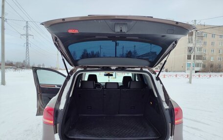 Volkswagen Touareg III, 2011 год, 1 950 000 рублей, 22 фотография