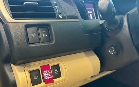 Toyota Camry, 2017 год, 2 070 000 рублей, 11 фотография