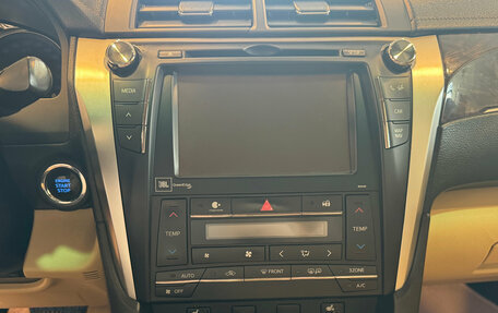 Toyota Camry, 2017 год, 2 070 000 рублей, 12 фотография