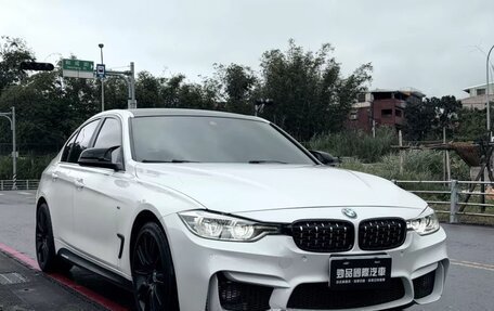 BMW 3 серия, 2019 год, 1 300 000 рублей, 3 фотография