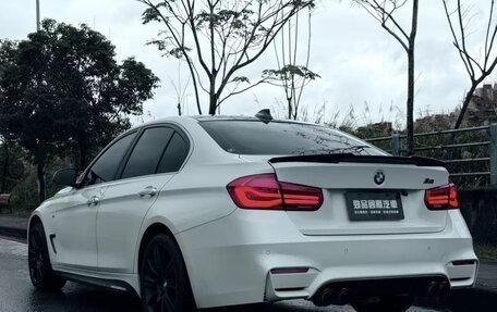 BMW 3 серия, 2019 год, 1 300 000 рублей, 4 фотография