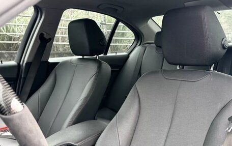 BMW 3 серия, 2019 год, 1 300 000 рублей, 15 фотография