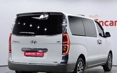 Hyundai Grand Starex Grand Starex I рестайлинг 2, 2020 год, 3 459 000 рублей, 2 фотография