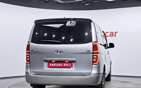 Hyundai Grand Starex Grand Starex I рестайлинг 2, 2020 год, 3 200 000 рублей, 3 фотография