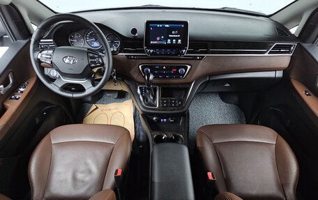 Hyundai Grand Starex Grand Starex I рестайлинг 2, 2020 год, 3 200 000 рублей, 17 фотография