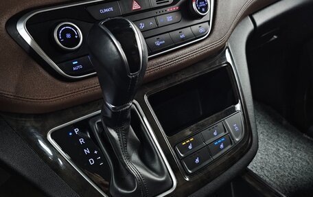 Hyundai Grand Starex Grand Starex I рестайлинг 2, 2020 год, 3 200 000 рублей, 18 фотография