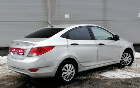 Hyundai Solaris II рестайлинг, 2013 год, 479 000 рублей, 5 фотография