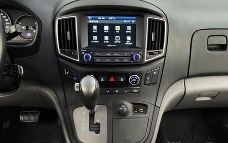 Hyundai Grand Starex Grand Starex I рестайлинг 2, 2020 год, 3 150 000 рублей, 7 фотография