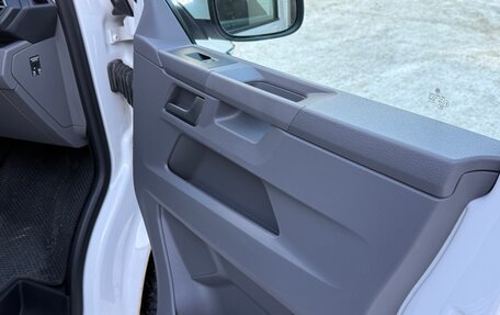 Volkswagen Caravelle T6 рестайлинг, 2020 год, 3 098 000 рублей, 17 фотография