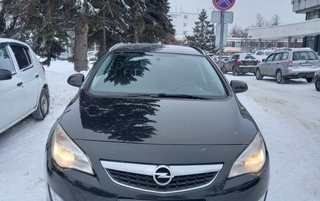 Opel Astra J, 2011 год, 640 000 рублей, 2 фотография