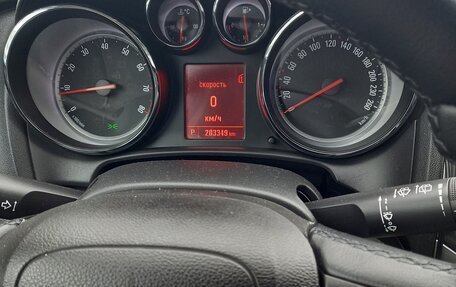 Opel Astra J, 2011 год, 640 000 рублей, 13 фотография