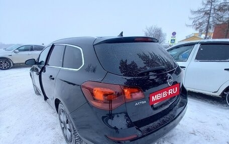 Opel Astra J, 2011 год, 640 000 рублей, 8 фотография