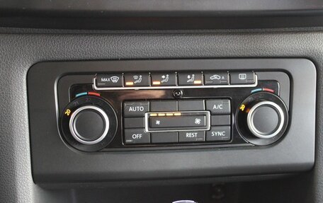 Volkswagen Amarok I рестайлинг, 2015 год, 1 460 000 рублей, 12 фотография