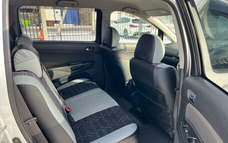 Toyota Wish II, 2003 год, 889 000 рублей, 14 фотография