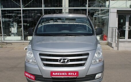 Hyundai H-1 II рестайлинг, 2014 год, 1 360 000 рублей, 2 фотография