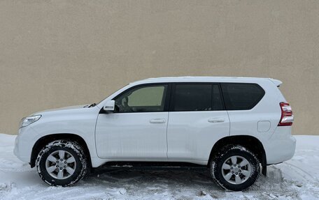 Toyota Land Cruiser Prado 150 рестайлинг 2, 2016 год, 3 399 000 рублей, 4 фотография