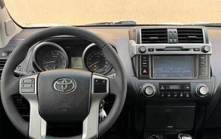 Toyota Land Cruiser Prado 150 рестайлинг 2, 2016 год, 3 399 000 рублей, 11 фотография