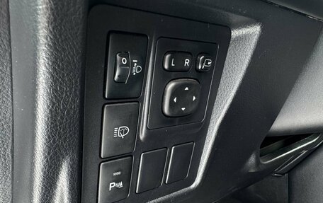 Toyota Land Cruiser Prado 150 рестайлинг 2, 2016 год, 3 399 000 рублей, 13 фотография