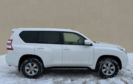 Toyota Land Cruiser Prado 150 рестайлинг 2, 2016 год, 3 399 000 рублей, 8 фотография