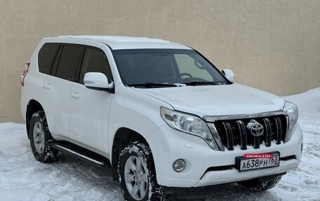 Toyota Land Cruiser Prado 150 рестайлинг 2, 2016 год, 3 399 000 рублей, 3 фотография