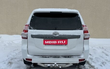 Toyota Land Cruiser Prado 150 рестайлинг 2, 2016 год, 3 399 000 рублей, 6 фотография