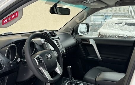 Toyota Land Cruiser Prado 150 рестайлинг 2, 2016 год, 3 399 000 рублей, 9 фотография