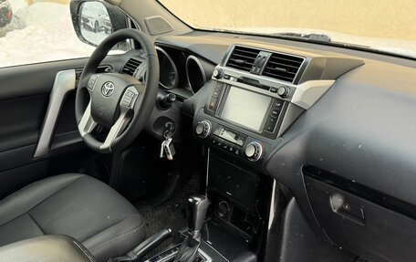 Toyota Land Cruiser Prado 150 рестайлинг 2, 2016 год, 3 399 000 рублей, 19 фотография